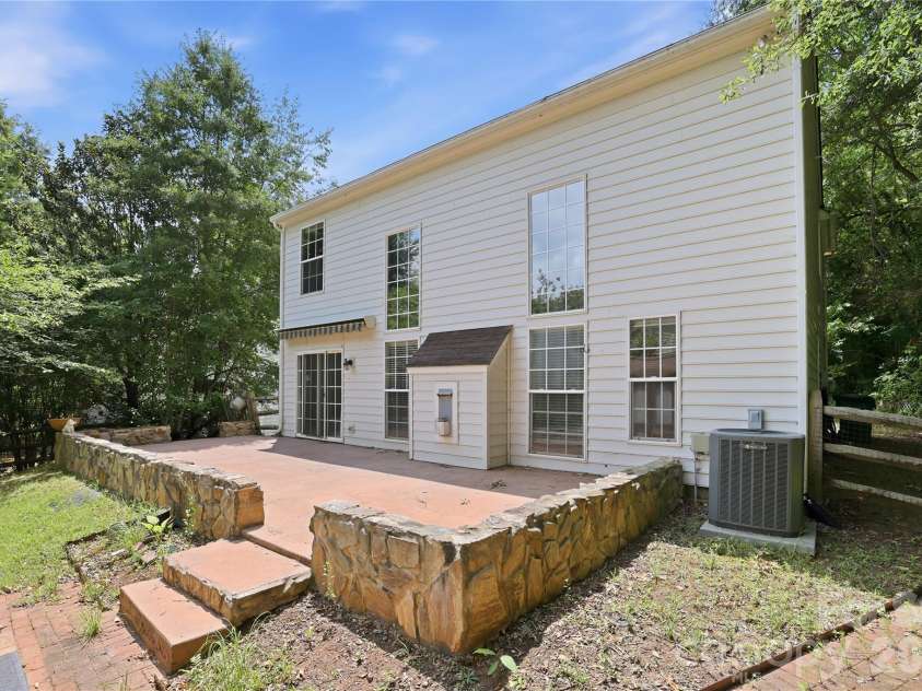 11926 Hawick Valley Lane, Charlotte, NC 28277.  MLS# CAR4333536, YatesRealty ID 22147. 