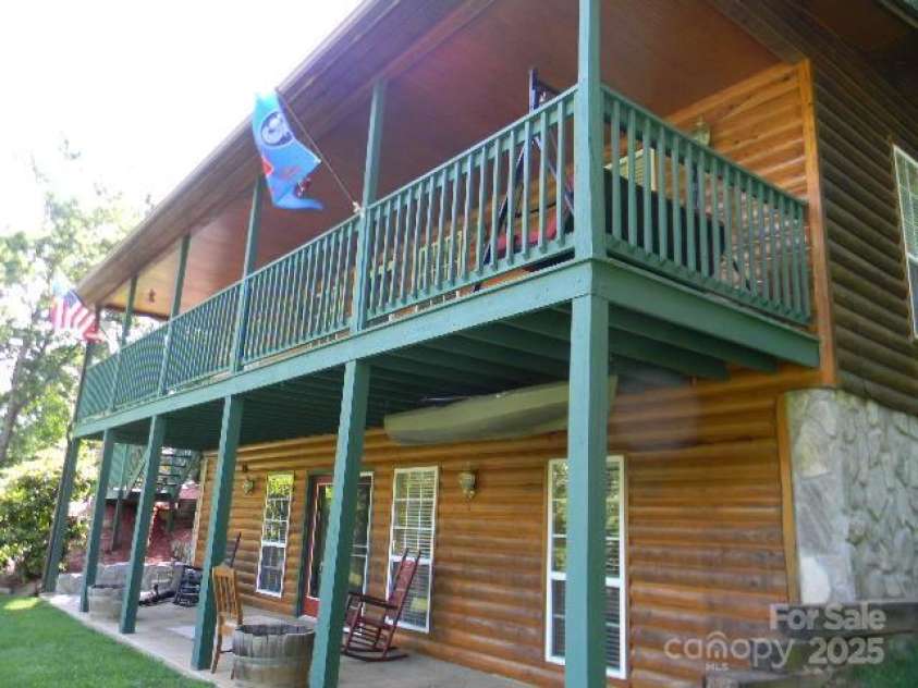 1425 Sorrells Cove Road, Clyde, NC 28721.  MLS# CAR4274048, YatesRealty ID 22147. Front Porch