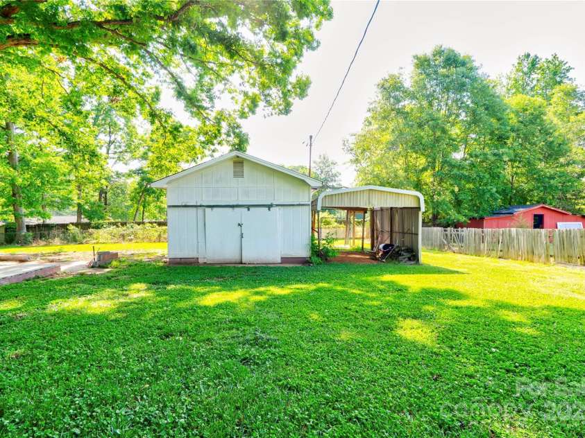 2005 Robyn Avenue, Shelby, NC 28152.  MLS# CAR4201554, YatesRealty ID 22148. 