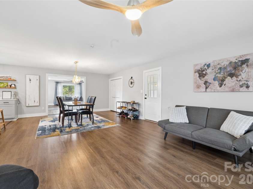 4429 Dawnwood Drive, Gastonia, NC 28056.  MLS# CAR4370837, YatesRealty ID 22148. 