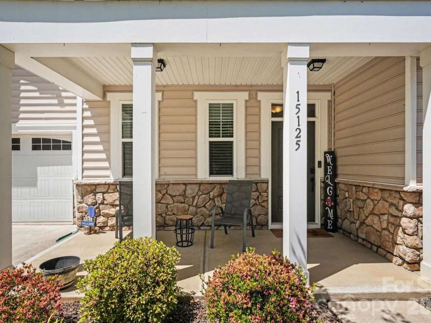 15125 Red Canoe Way, Charlotte, NC 28278.  MLS# CAR4374011, YatesRealty ID 22149. 