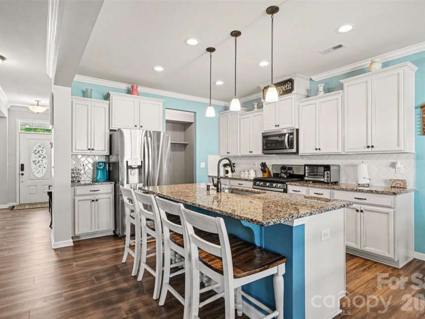15125 Red Canoe Way, Charlotte, NC 28278.  MLS# CAR4374011, YatesRealty ID 22149. 