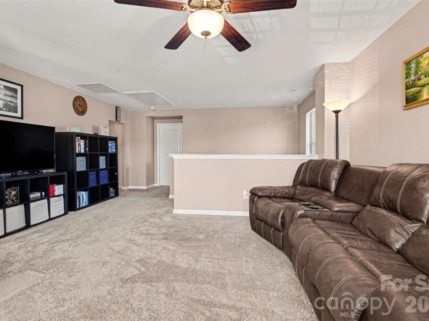15125 Red Canoe Way, Charlotte, NC 28278.  MLS# CAR4374011, YatesRealty ID 22149. 