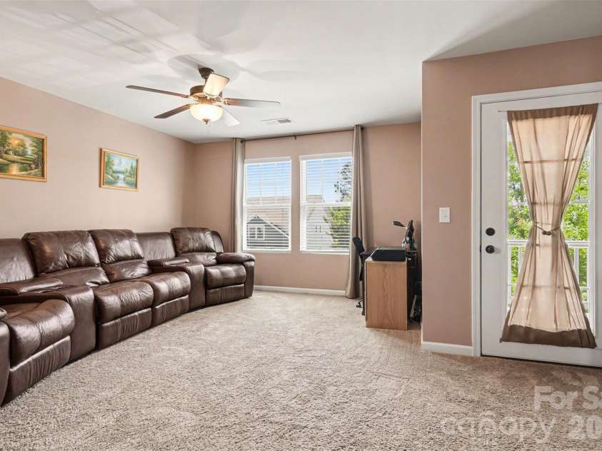 15125 Red Canoe Way, Charlotte, NC 28278.  MLS# CAR4374011, YatesRealty ID 22149. 