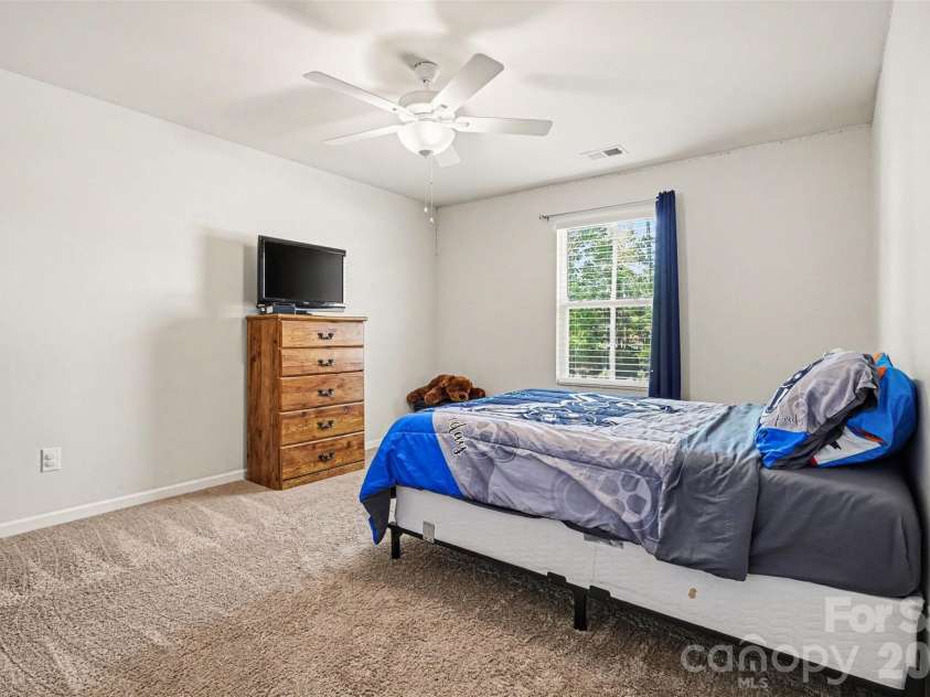 15125 Red Canoe Way, Charlotte, NC 28278.  MLS# CAR4374011, YatesRealty ID 22149. 