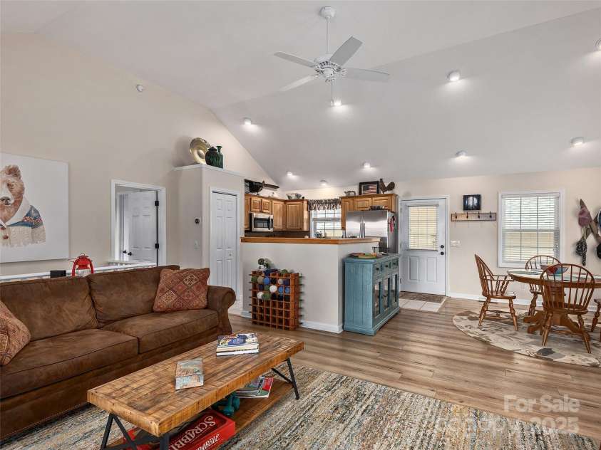 73 Pika Lane, Waynesville, NC 28785.  MLS# CAR4270481, YatesRealty ID 22149. 