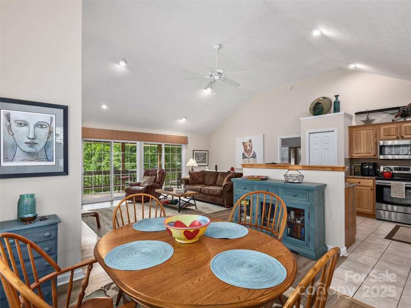 73 Pika Lane, Waynesville, NC 28785.  MLS# CAR4270481, YatesRealty ID 22149. 