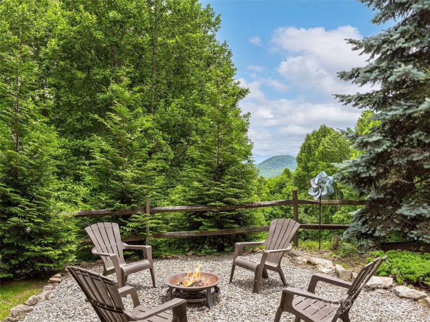73 Pika Lane, Waynesville, NC 28785.  MLS# CAR4270481, YatesRealty ID 22149. 