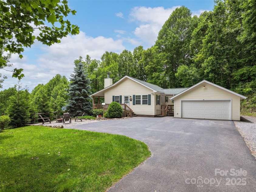 73 Pika Lane, Waynesville, NC 28785.  MLS# CAR4270481, YatesRealty ID 22149. 