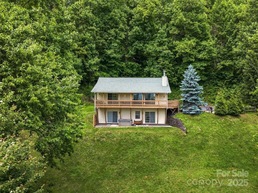 73 Pika Lane, Waynesville, NC 28785.  MLS# CAR4270481, YatesRealty ID 22149. 