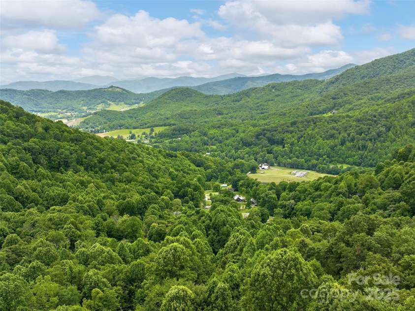 73 Pika Lane, Waynesville, NC 28785.  MLS# CAR4270481, YatesRealty ID 22149. 