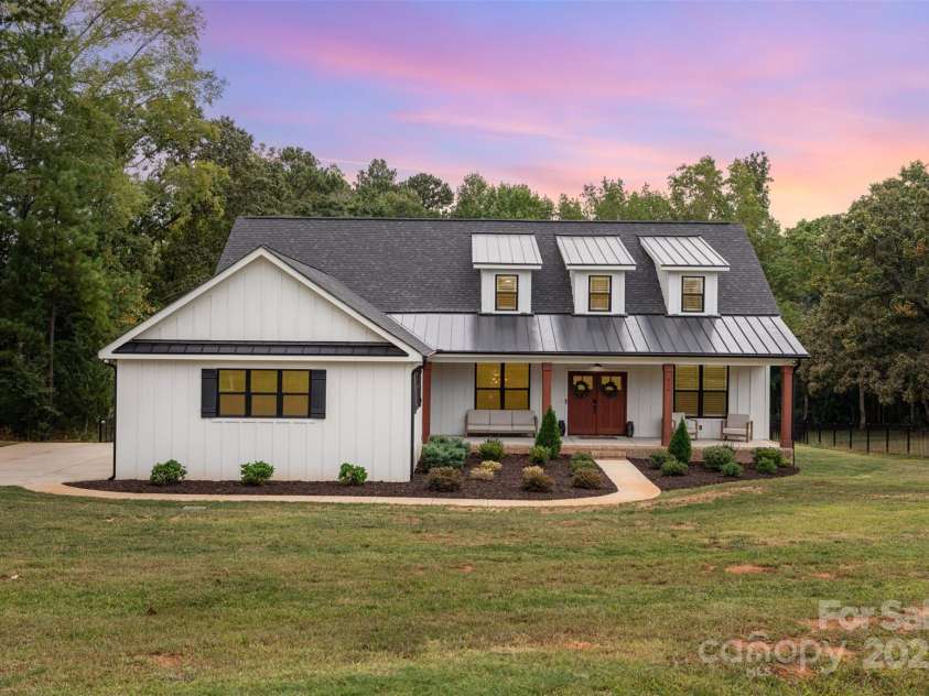974 Armstrong Road, Belmont, NC 28012.  MLS# CAR4310763, YatesRealty ID 2215. 