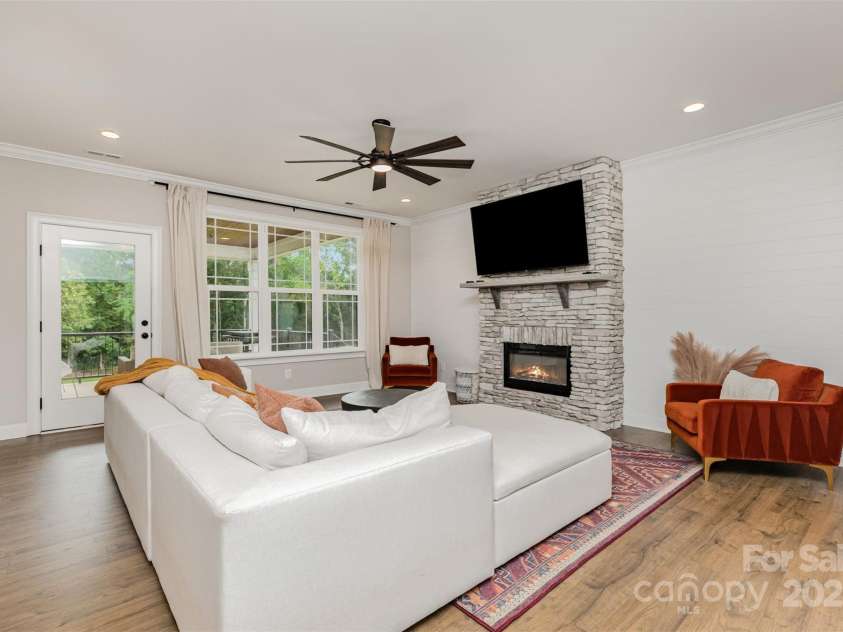 974 Armstrong Road, Belmont, NC 28012.  MLS# CAR4310763, YatesRealty ID 2215. 