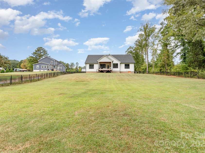 974 Armstrong Road, Belmont, NC 28012.  MLS# CAR4310763, YatesRealty ID 2215. 