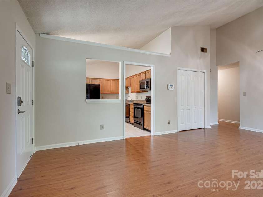 1801 Teddington Drive, Charlotte, NC 28214.  MLS# CAR4271809, YatesRealty ID 22150. 