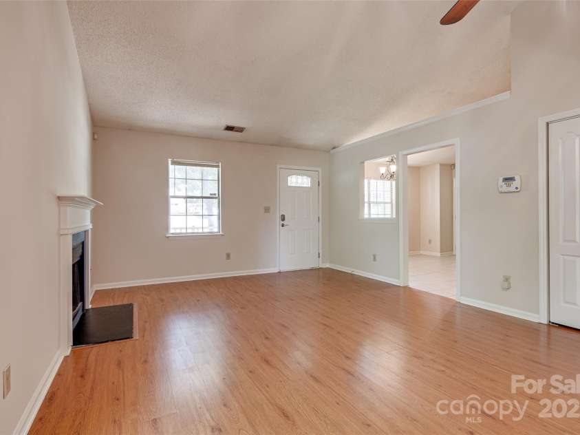 1801 Teddington Drive, Charlotte, NC 28214.  MLS# CAR4271809, YatesRealty ID 22150. 