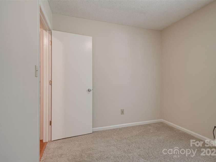 1801 Teddington Drive, Charlotte, NC 28214.  MLS# CAR4271809, YatesRealty ID 22150. 