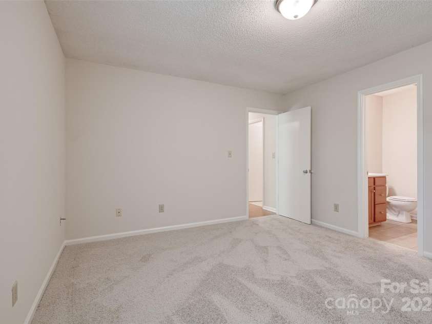 1801 Teddington Drive, Charlotte, NC 28214.  MLS# CAR4271809, YatesRealty ID 22150. 