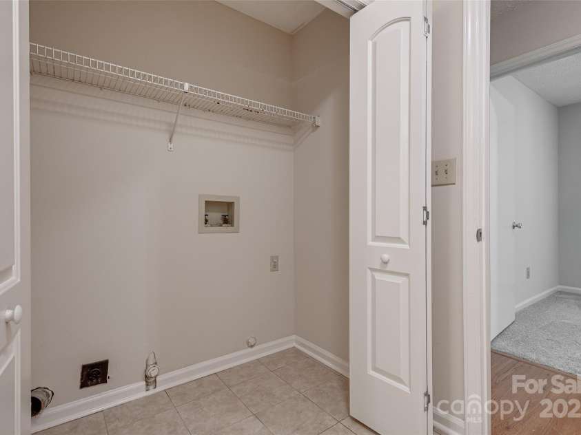 1801 Teddington Drive, Charlotte, NC 28214.  MLS# CAR4271809, YatesRealty ID 22150. 