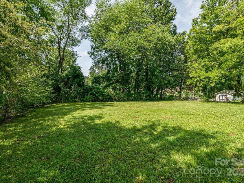 1801 Teddington Drive, Charlotte, NC 28214.  MLS# CAR4271809, YatesRealty ID 22150. 