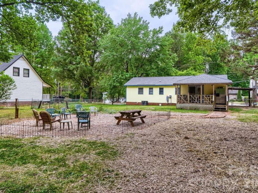 3917 Lake Road, Charlotte, NC 28269.  MLS# CAR4375637, YatesRealty ID 22150. Backyard