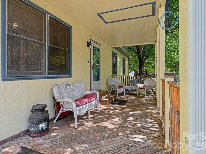 3917 Lake Road, Charlotte, NC 28269.  MLS# CAR4435193, YatesRealty ID 22150. 