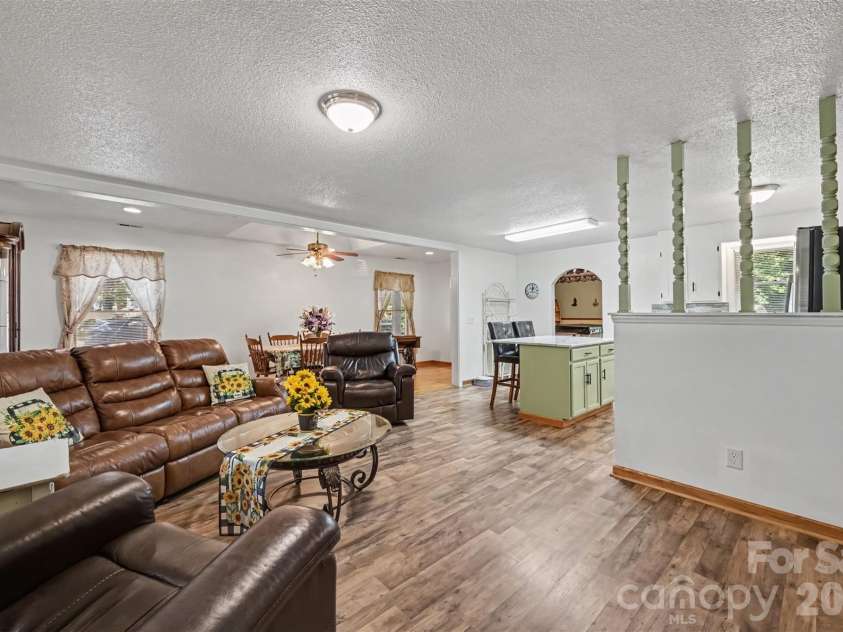 3917 Lake Road, Charlotte, NC 28269.  MLS# CAR4435193, YatesRealty ID 22150. 