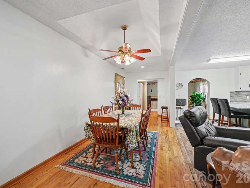 3917 Lake Road, Charlotte, NC 28269.  MLS# CAR4435193, YatesRealty ID 22150. 