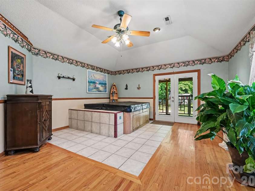 3917 Lake Road, Charlotte, NC 28269.  MLS# CAR4435193, YatesRealty ID 22150. 