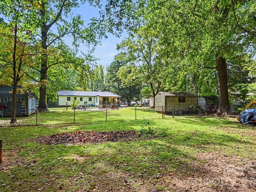 3917 Lake Road, Charlotte, NC 28269.  MLS# CAR4435193, YatesRealty ID 22150. 