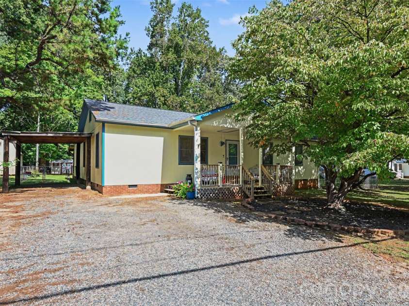 3917 Lake Road, Charlotte, NC 28269.  MLS# CAR4435193, YatesRealty ID 22150. 