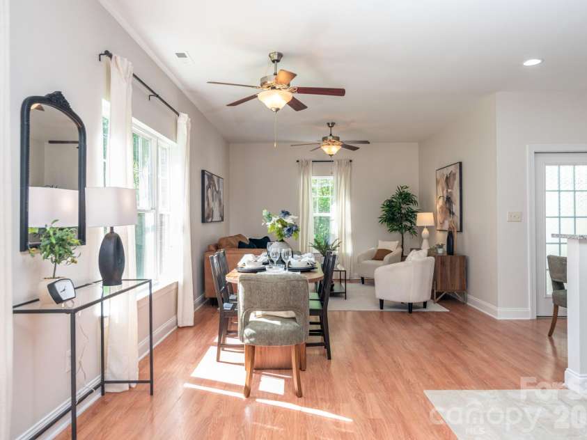 125 Sherman Oaks Lane, Mooresville, NC 28115.  MLS# CAR4366958, YatesRealty ID 22152. 