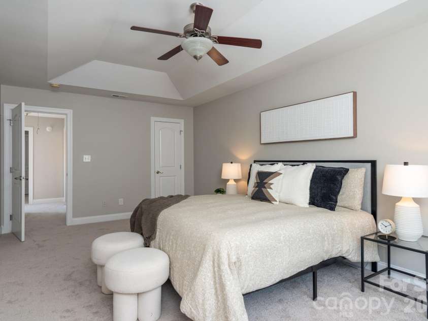 125 Sherman Oaks Lane, Mooresville, NC 28115.  MLS# CAR4366958, YatesRealty ID 22152. 