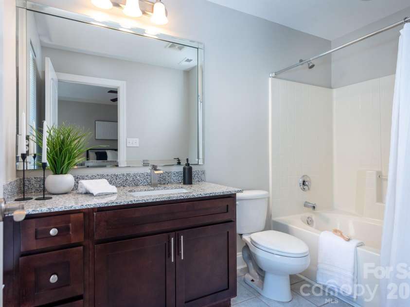 125 Sherman Oaks Lane, Mooresville, NC 28115.  MLS# CAR4366958, YatesRealty ID 22152. 