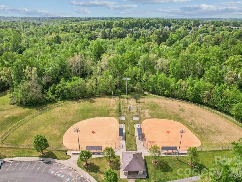 125 Sherman Oaks Lane, Mooresville, NC 28115.  MLS# CAR4366958, YatesRealty ID 22152. 