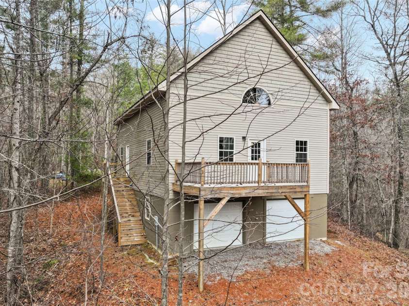 109 Tumblebug Trail Road, Flat Rock, NC 28731.  MLS# CAR4335386, YatesRealty ID 22153. 