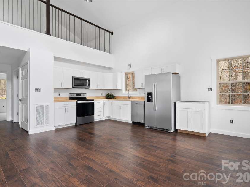 109 Tumblebug Trail Road, Flat Rock, NC 28731.  MLS# CAR4335386, YatesRealty ID 22153. 