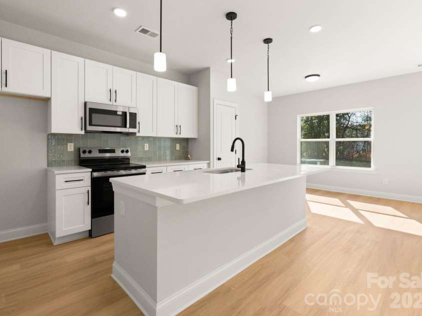 9123 Old Moores Chapel Road, Charlotte, NC 28214.  MLS# CAR4382207, YatesRealty ID 22153. 