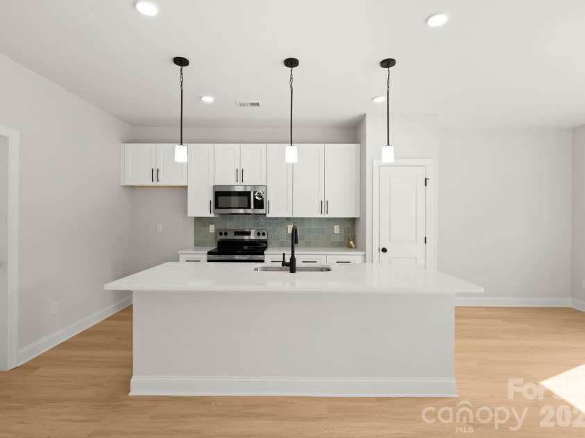 9123 Old Moores Chapel Road, Charlotte, NC 28214.  MLS# CAR4382207, YatesRealty ID 22153. 