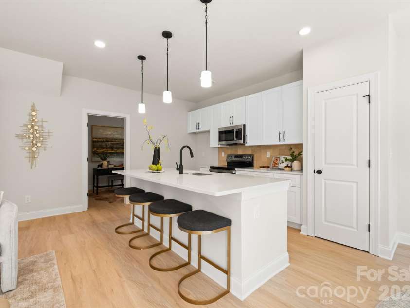 9123 Old Moores Chapel Road, Charlotte, NC 28214.  MLS# CAR4382207, YatesRealty ID 22153. 