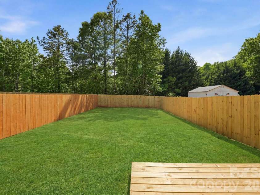 9123 Old Moores Chapel Road, Charlotte, NC 28214.  MLS# CAR4382207, YatesRealty ID 22153. 