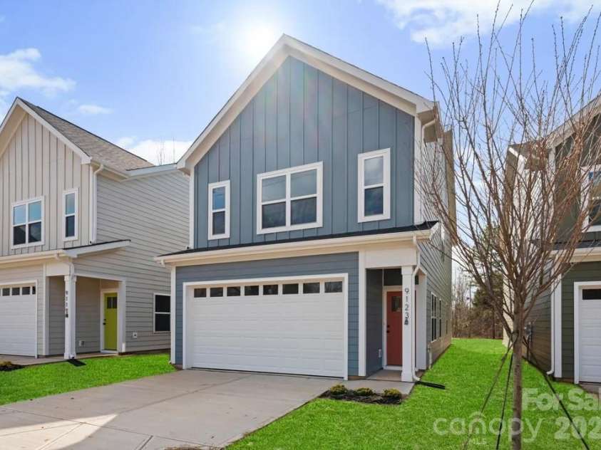 9123 Old Moores Chapel Road, Charlotte, NC 28214.  MLS# CAR4382207, YatesRealty ID 22153. 