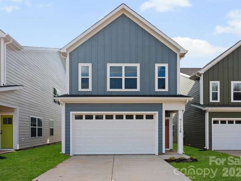 9123 Old Moores Chapel Road, Charlotte, NC 28214.  MLS# CAR4382207, YatesRealty ID 22153. 