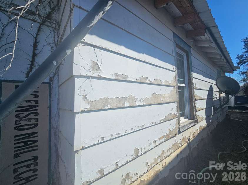 126 Susan Road, Casar, NC 28020.  MLS# CAR4362520, YatesRealty ID 22154. 