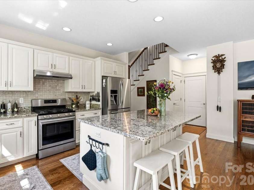 15 Quail Hollow Drive, Arden, NC 28704.  MLS# CAR4372474, YatesRealty ID 22155. 