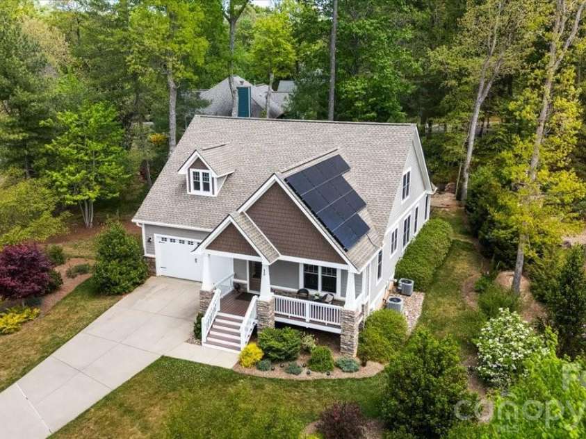15 Quail Hollow Drive, Arden, NC 28704.  MLS# CAR4372474, YatesRealty ID 22155. 