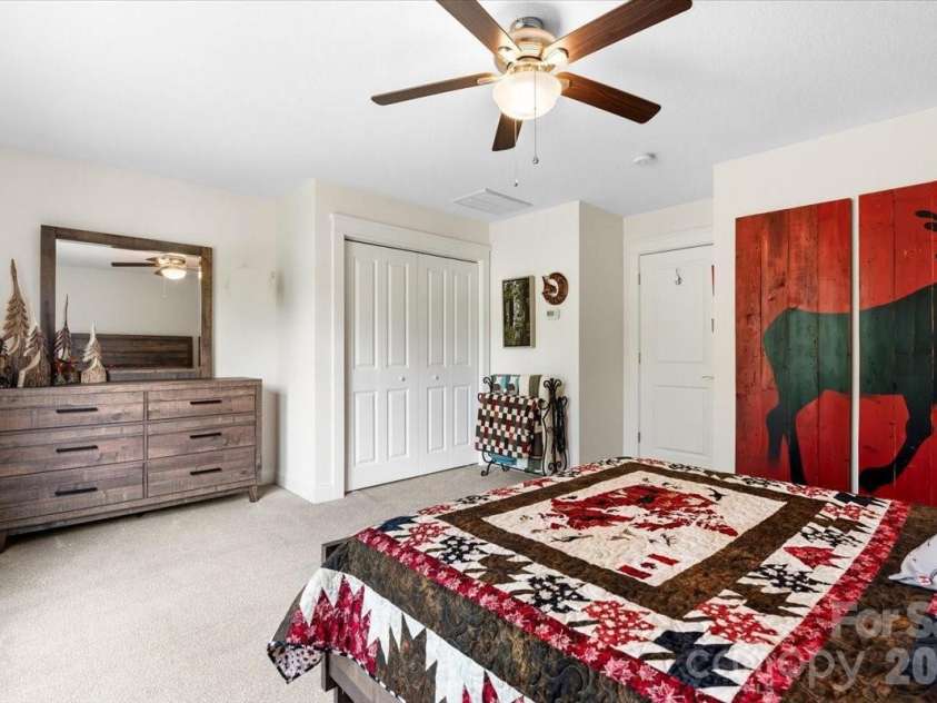 15 Quail Hollow Drive, Arden, NC 28704.  MLS# CAR4372474, YatesRealty ID 22155. 