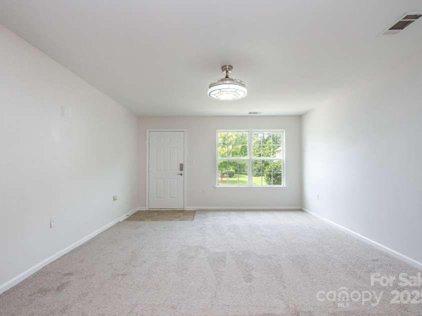 9718 Eagle Feathers Drive, Charlotte, NC 28214.  MLS# CAR4287623, YatesRealty ID 22156. 
