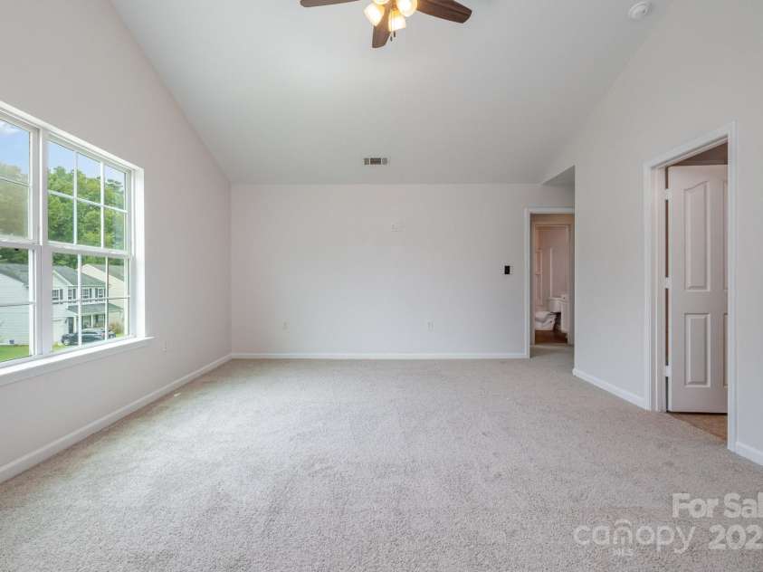9718 Eagle Feathers Drive, Charlotte, NC 28214.  MLS# CAR4287623, YatesRealty ID 22156. 