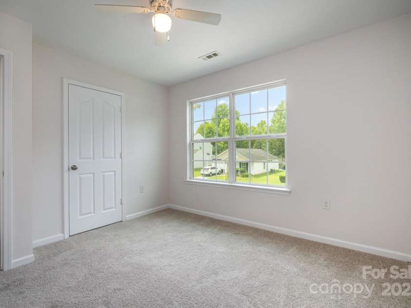 9718 Eagle Feathers Drive, Charlotte, NC 28214.  MLS# CAR4287623, YatesRealty ID 22156. 